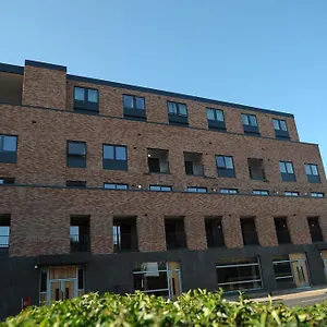 canary-heights.cambridgehotelsuk.com/